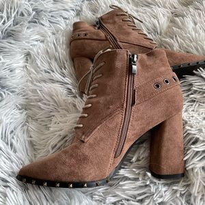 Women Vintage brown Ankle Boots for Sale! Size 5.5